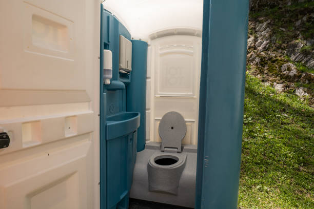 Best Portable restroom trailer rental  in Pheasant Run, OH